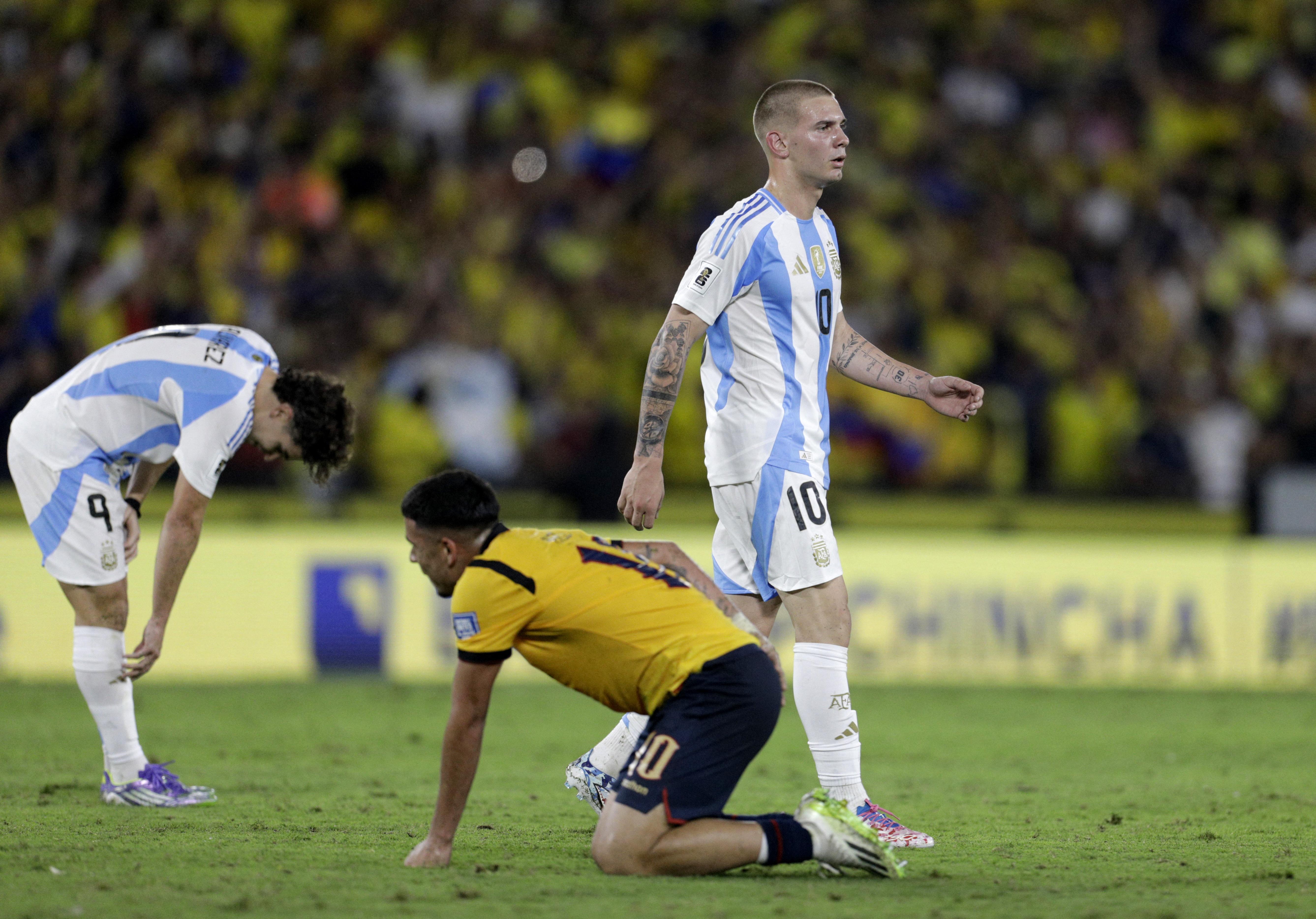 开云官网-阿根廷10号太沉重！马斯坦托诺仅获6.4分，2射0正2过人10次丢球权