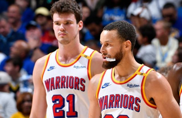 开云官网-三分全队最准超库里！勇士捡漏2米13菜鸟高炮真香