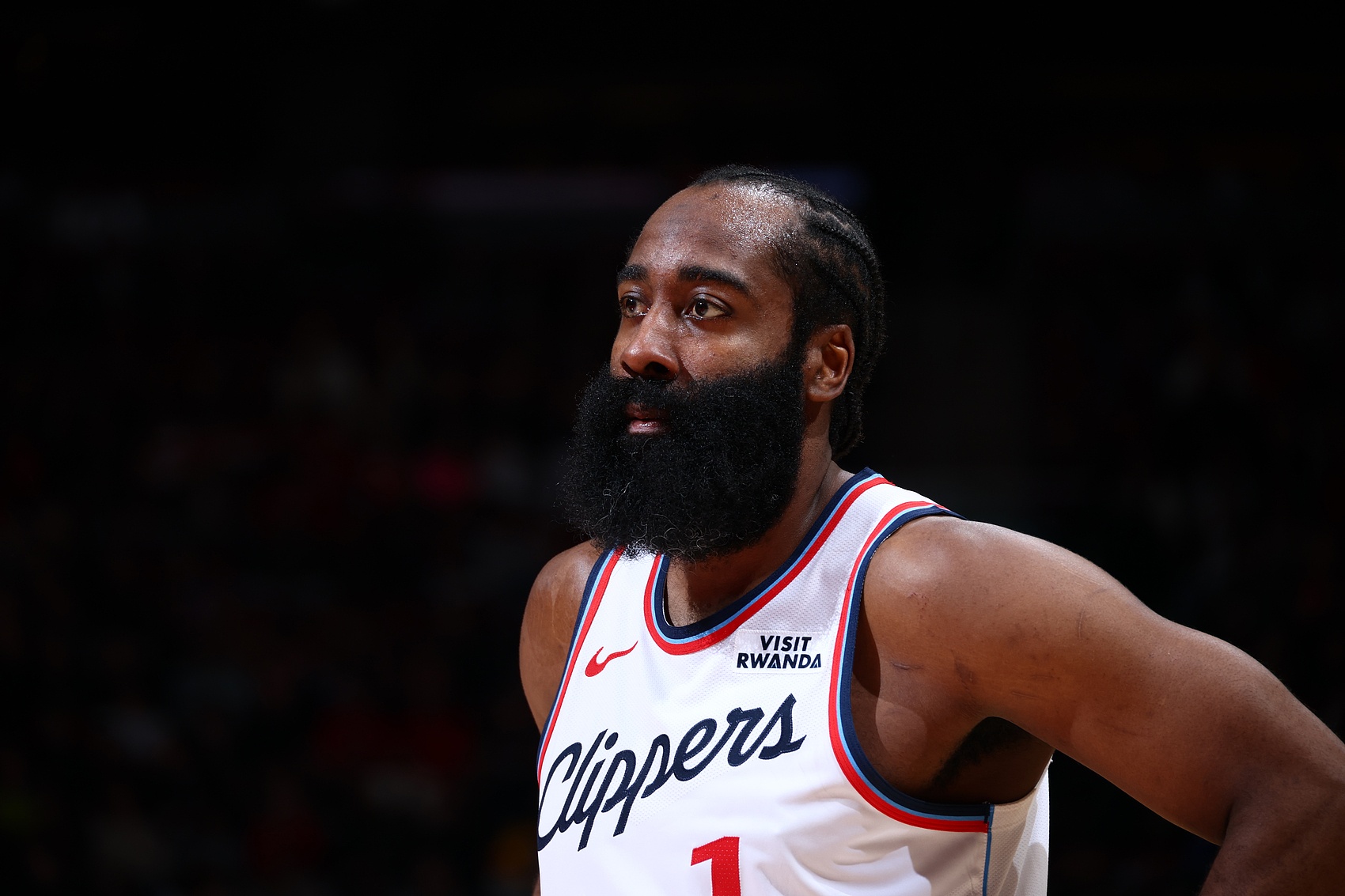 开云官网-失误略多！哈登打满首节9中4 得到12分4篮板1助攻3失误